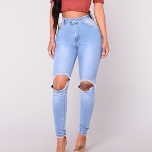 NWT Fashion Nova Highwaisted Jeans